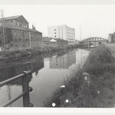 Sinds 1868 maakte bpost hier zijn postzegels. Sindsdien noemen Mechelaars het gebouw Het Zegel of Den Tember. © Regionale Beeldbank Mechelen